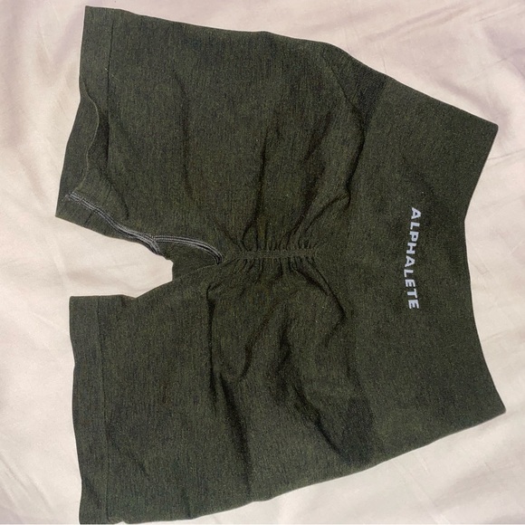 Alphalete amplify shorts evergreen - Picture 2 of 4